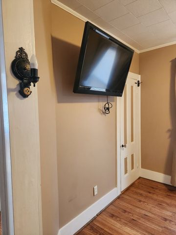 37 Barclay Street, Lowell, MA 01851