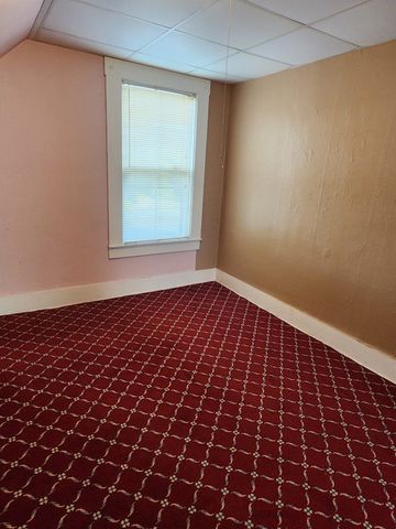 37 Barclay Street, Lowell, MA 01851