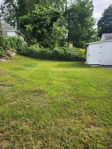 37 Barclay Street, Lowell, MA 01851