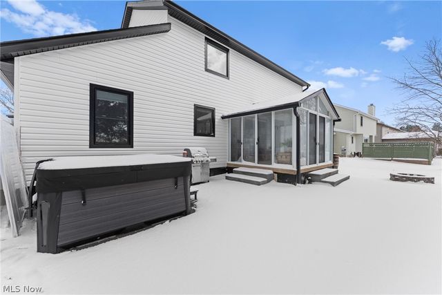 681 Oakcrest Drive, Wadsworth, OH 44281