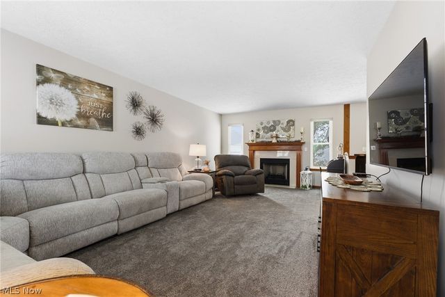 681 Oakcrest Drive, Wadsworth, OH 44281