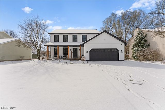 681 Oakcrest Drive, Wadsworth, OH 44281