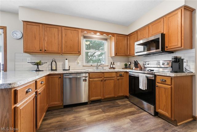 681 Oakcrest Drive, Wadsworth, OH 44281