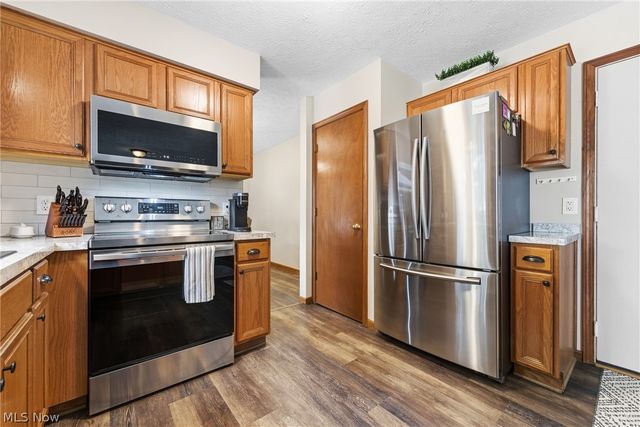 681 Oakcrest Drive, Wadsworth, OH 44281