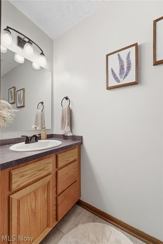 681 Oakcrest Drive, Wadsworth, OH 44281