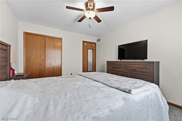 681 Oakcrest Drive, Wadsworth, OH 44281