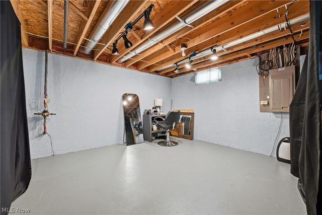 681 Oakcrest Drive, Wadsworth, OH 44281