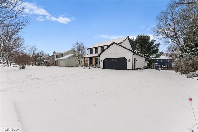 681 Oakcrest Drive, Wadsworth, OH 44281