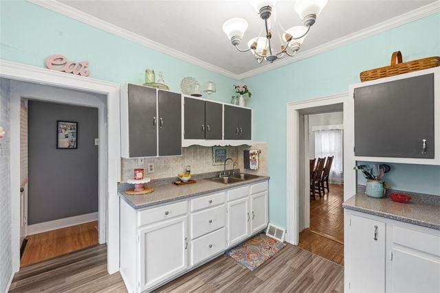 515 Morton Ave, City Of But Se, PA 16001