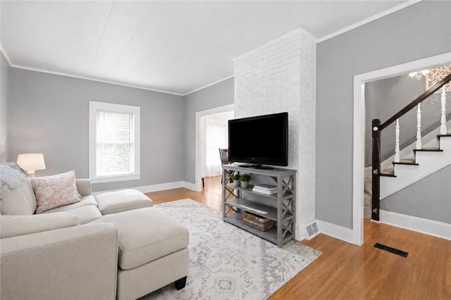 515 Morton Ave, City Of But Se, PA 16001