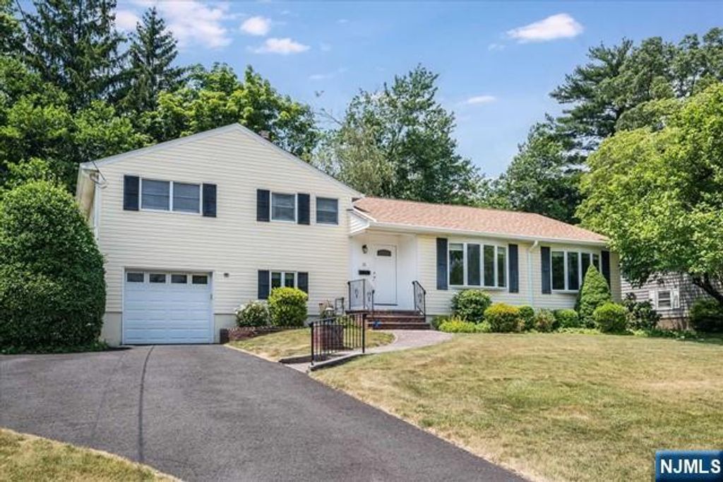 26 Garret Place, Glen Rock, NJ 07452