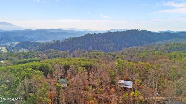 1518 Ridgecrest Drive, Sevierville, TN 37876