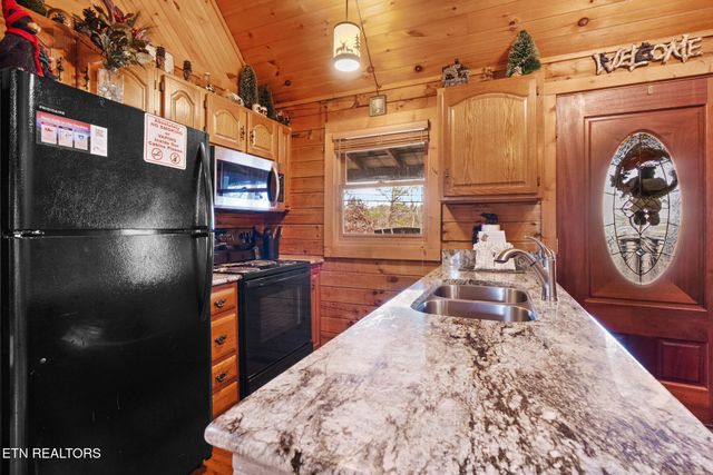 1518 Ridgecrest Drive, Sevierville, TN 37876