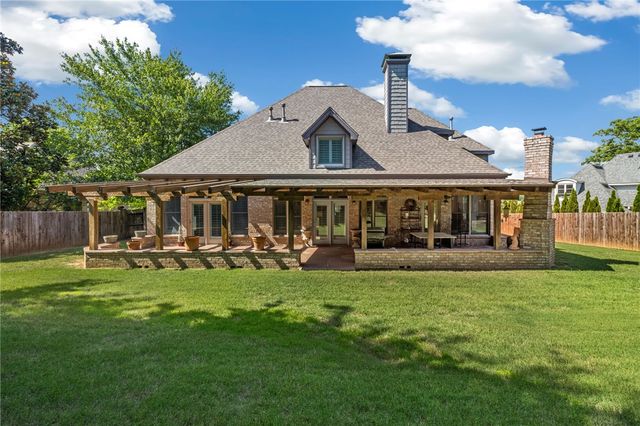 2567 N Firewood Drive, Fayetteville, AR 72703