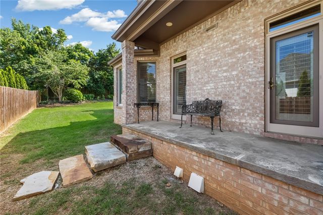 2567 N Firewood Drive, Fayetteville, AR 72703