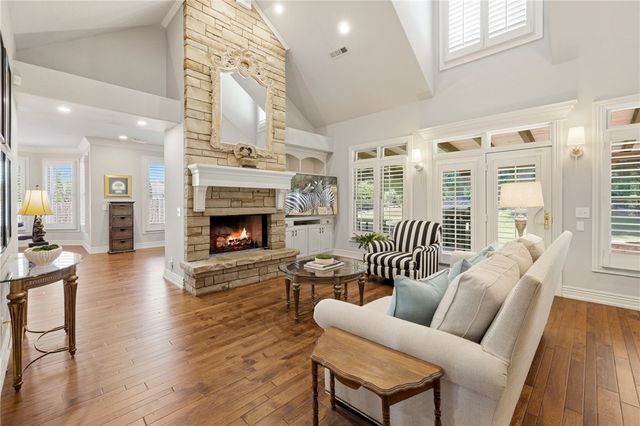 2567 N Firewood Drive, Fayetteville, AR 72703