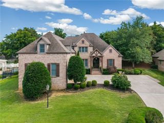 2567 N Firewood Drive, Fayetteville, AR 72703