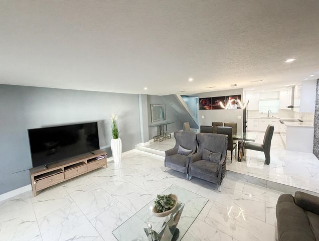 9054 NW 35TH Place, Sunrise, FL 33351