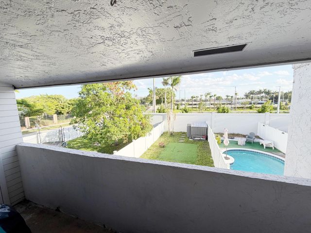 9054 NW 35TH Place, Sunrise, FL 33351