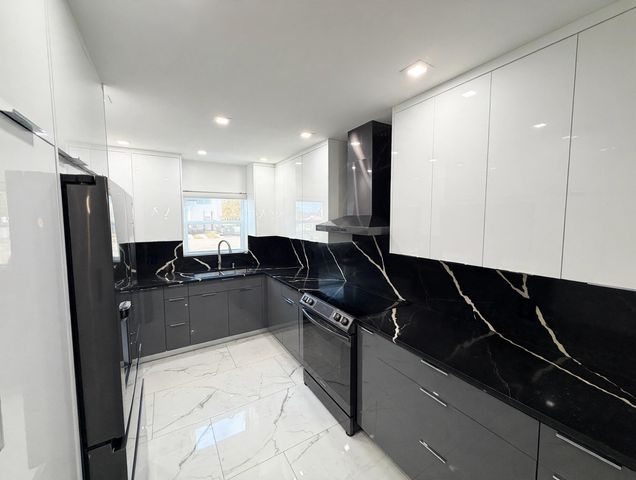 9054 NW 35TH Place, Sunrise, FL 33351