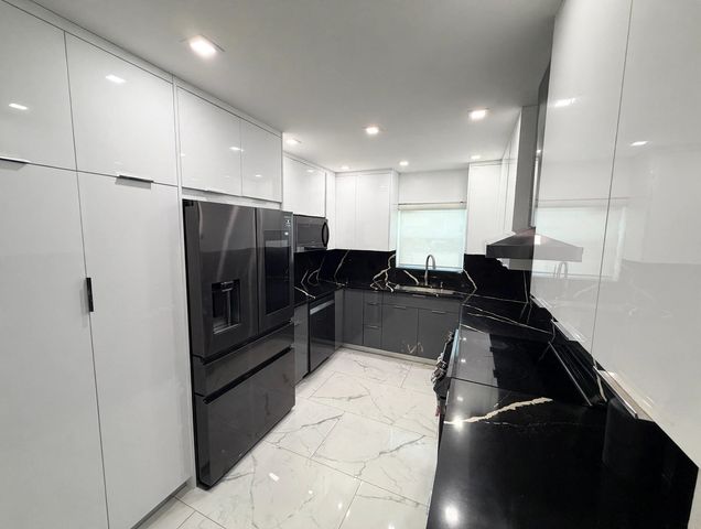9054 NW 35TH Place, Sunrise, FL 33351