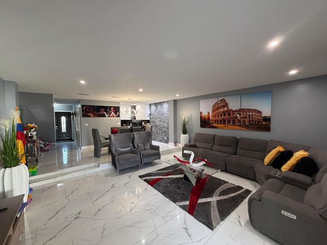 9054 NW 35TH Place, Sunrise, FL 33351