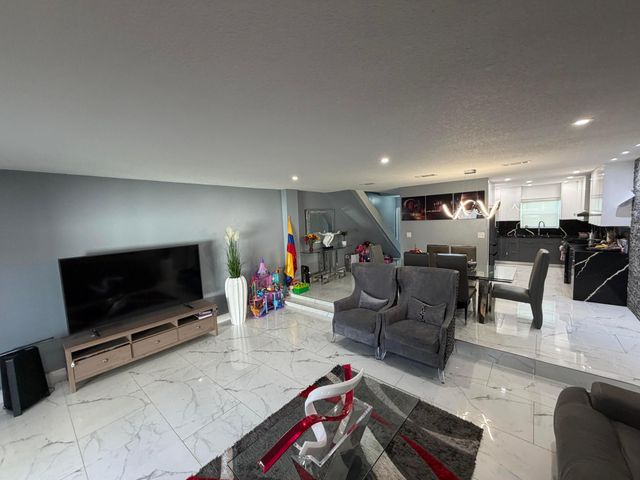 9054 NW 35TH Place, Sunrise, FL 33351
