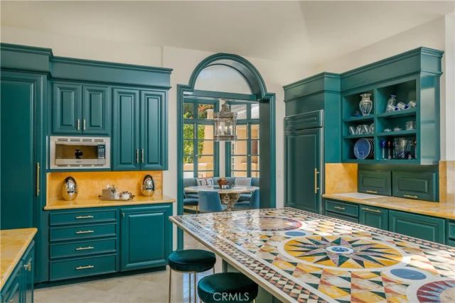 145 Irvine Cove Court, Laguna Beach, CA 92651