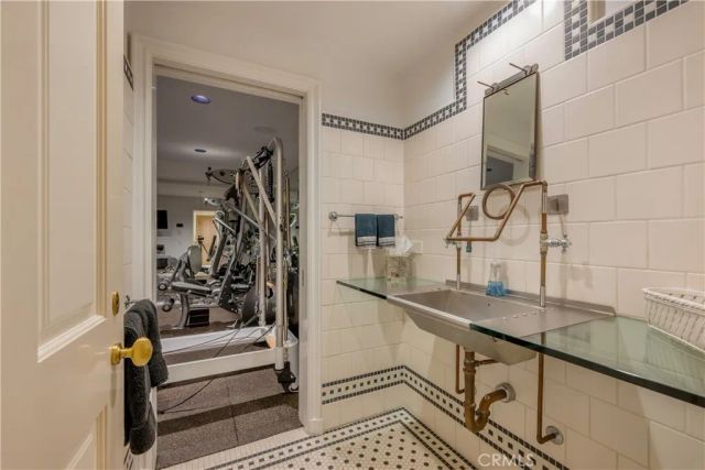 145 Irvine Cove Court, Laguna Beach, CA 92651