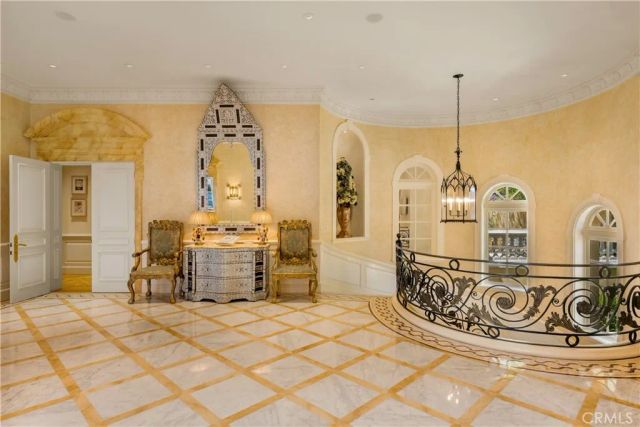 145 Irvine Cove Court, Laguna Beach, CA 92651