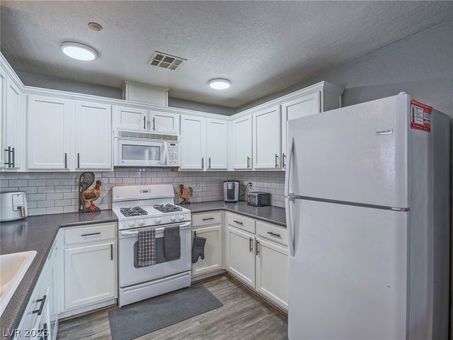 4720 Apulia Drive 103, North Las Vegas, NV 89084