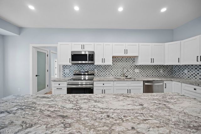 5269 Century Bay Avenue, Ashtabula, OH 44004