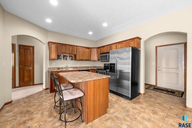 125 Emmett Trl Trail, Harrisburg, SD 57032