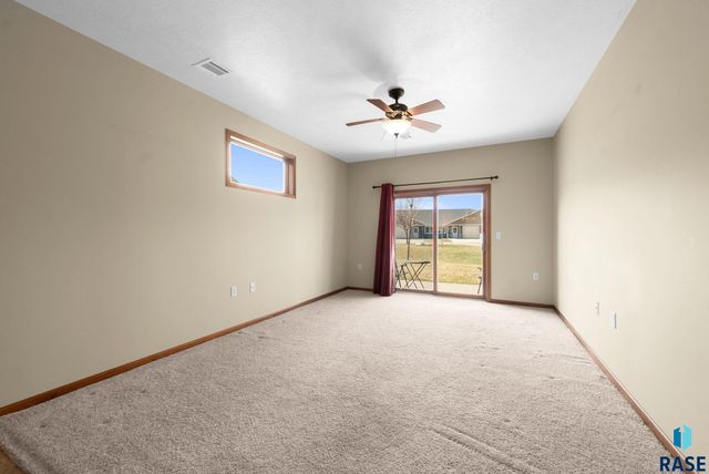 125 Emmett Trl Trail, Harrisburg, SD 57032