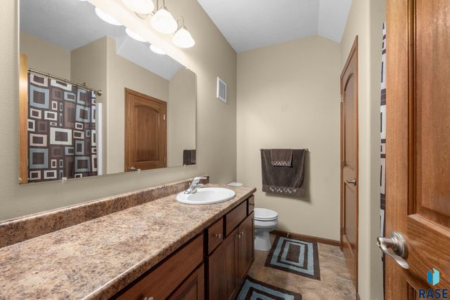 125 Emmett Trl Trail, Harrisburg, SD 57032