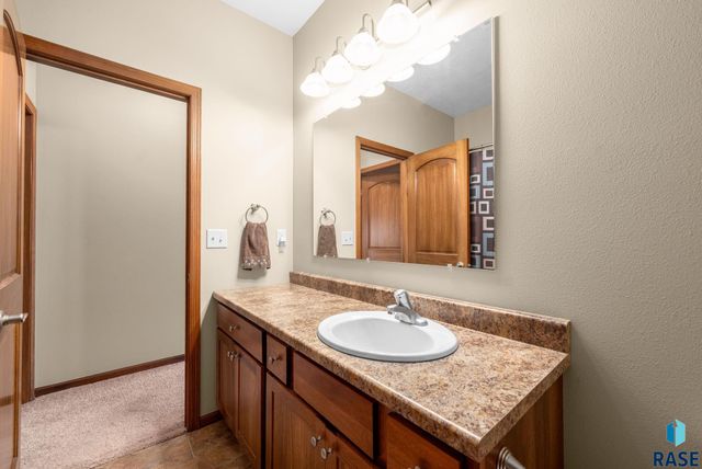 125 Emmett Trl Trail, Harrisburg, SD 57032