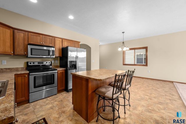 125 Emmett Trl Trail, Harrisburg, SD 57032