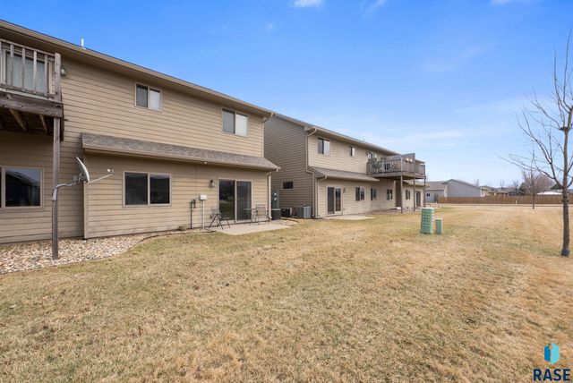 125 Emmett Trl Trail, Harrisburg, SD 57032