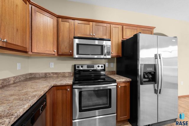 125 Emmett Trl Trail, Harrisburg, SD 57032