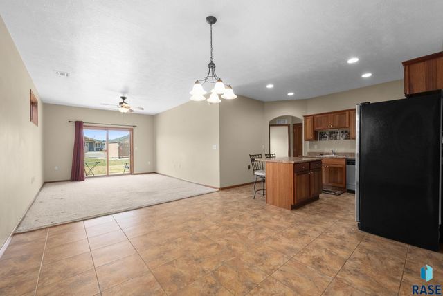 125 Emmett Trl Trail, Harrisburg, SD 57032