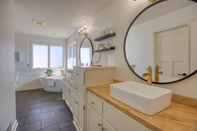 19545 Elgin Street NW, Elk River, MN 55330