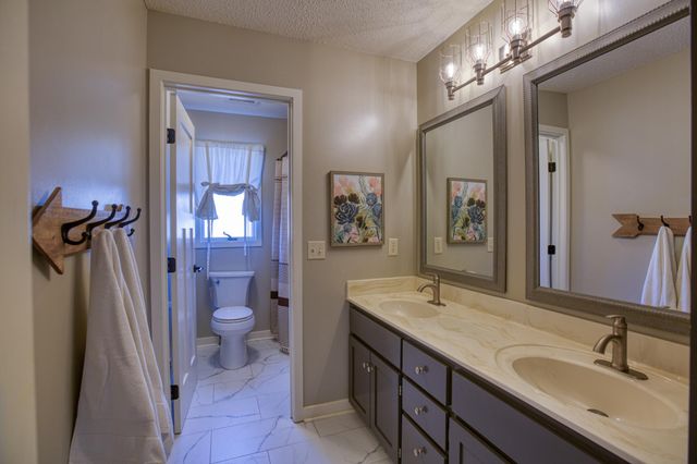 19545 Elgin Street NW, Elk River, MN 55330