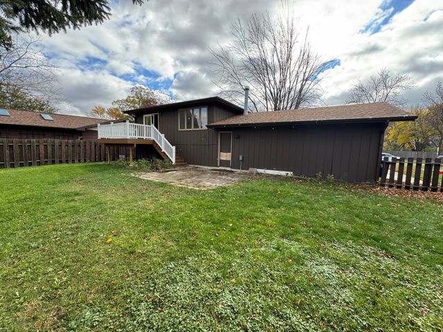 2401 17th Avenue S, Fargo, ND 58103