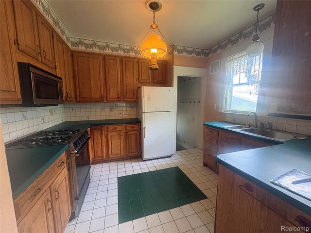 2134 Beverly Boulevard, Berkley, MI 48072