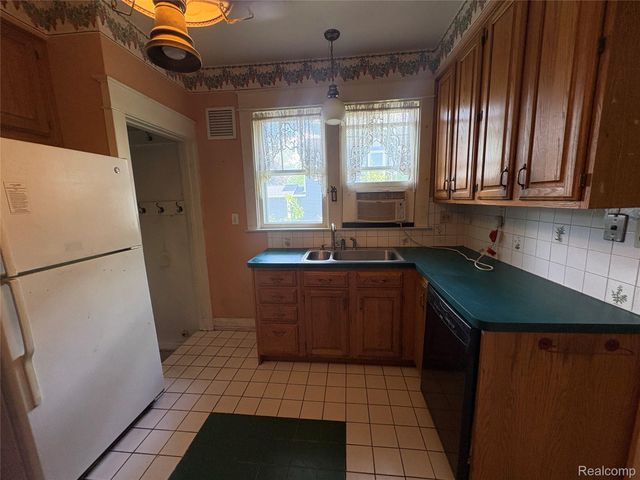 2134 Beverly Boulevard, Berkley, MI 48072