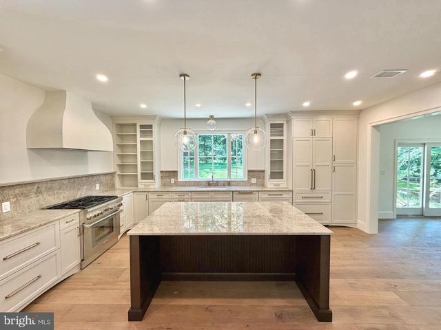 3503 OLD WINDY BUSH RD, New Hope, PA 18938