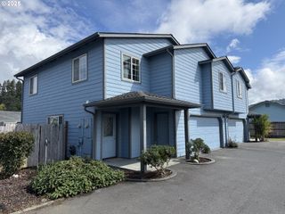714 PIONEER Rd 1B, Brookings, OR 97415
