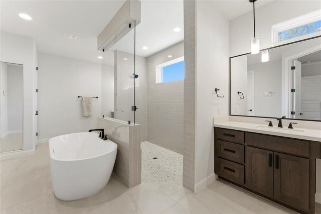 222 Canal DR, Dripping Springs, TX 78620