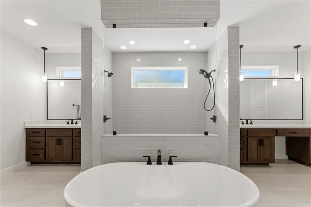 222 Canal DR, Dripping Springs, TX 78620