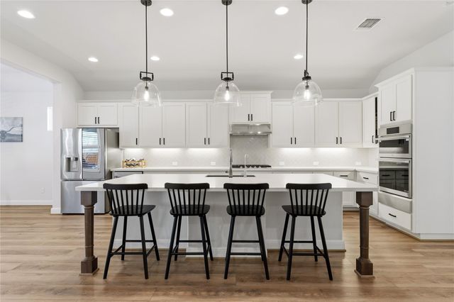 222 Canal DR, Dripping Springs, TX 78620